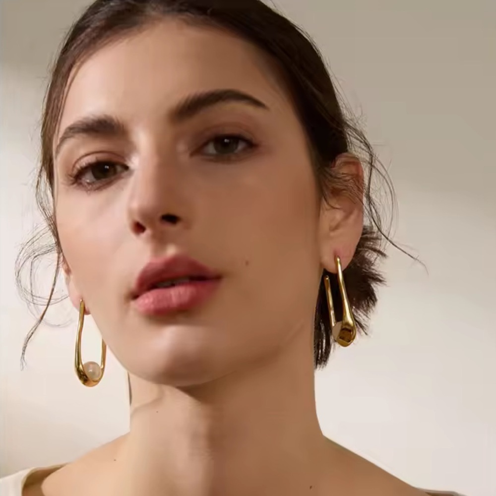✨ Elegant Gold Drop Earrings with Pearl Accent - Picture 2 of 7